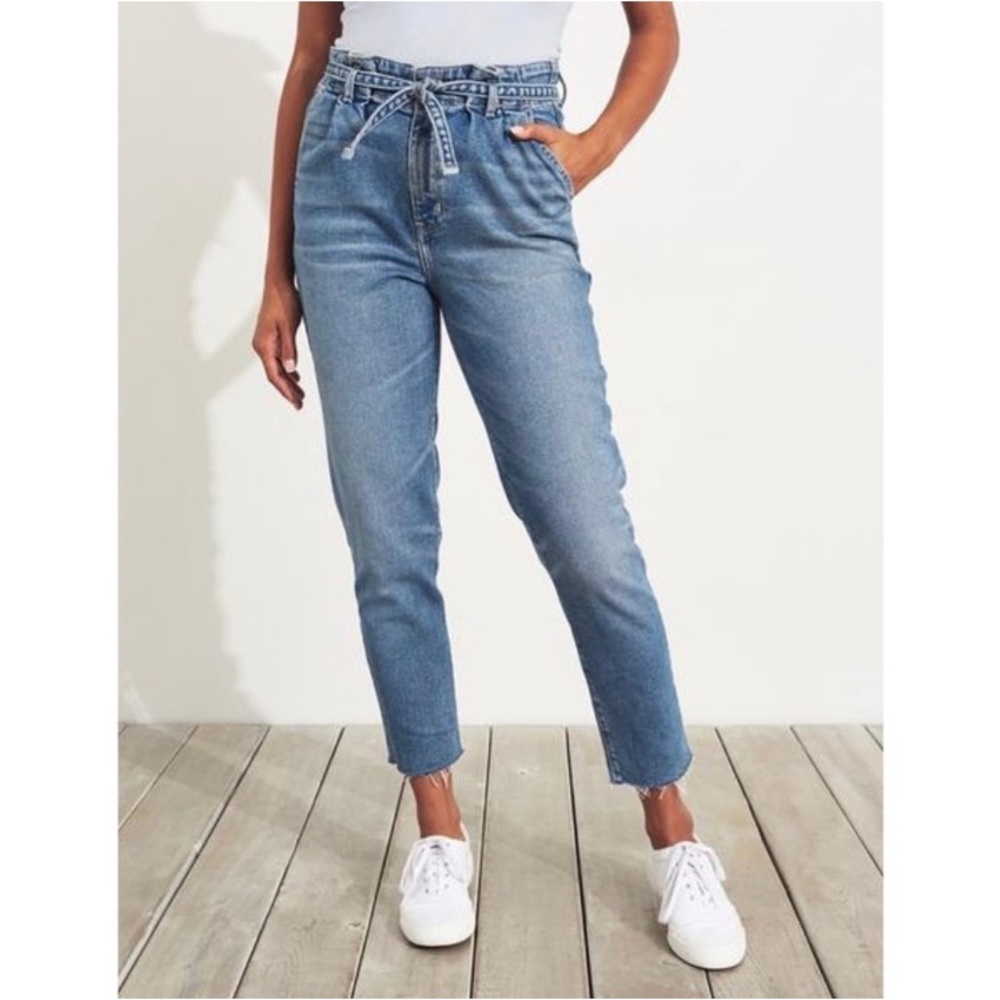 Hollister Paperbag Tie Waist Ultra High Rise Cropped Mom Denim Jeans size 0R